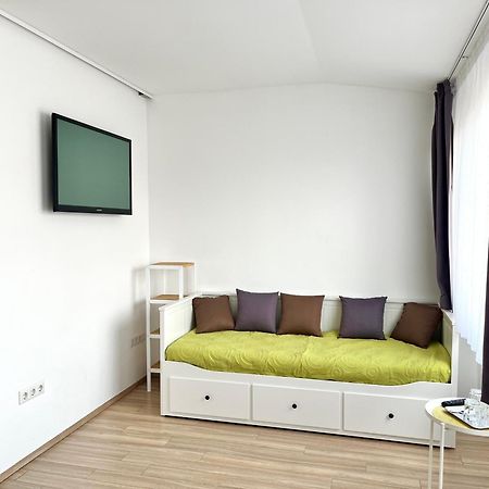 Pipacs Panir & Grill Garden Vendeghaz Hotel Győrújbarát Екстериор снимка