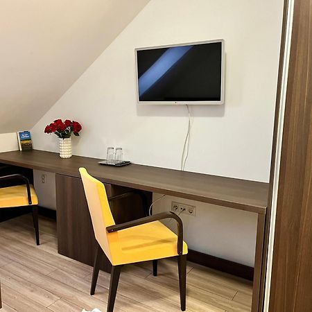 Pipacs Panir & Grill Garden Vendeghaz Hotel Győrújbarát Екстериор снимка
