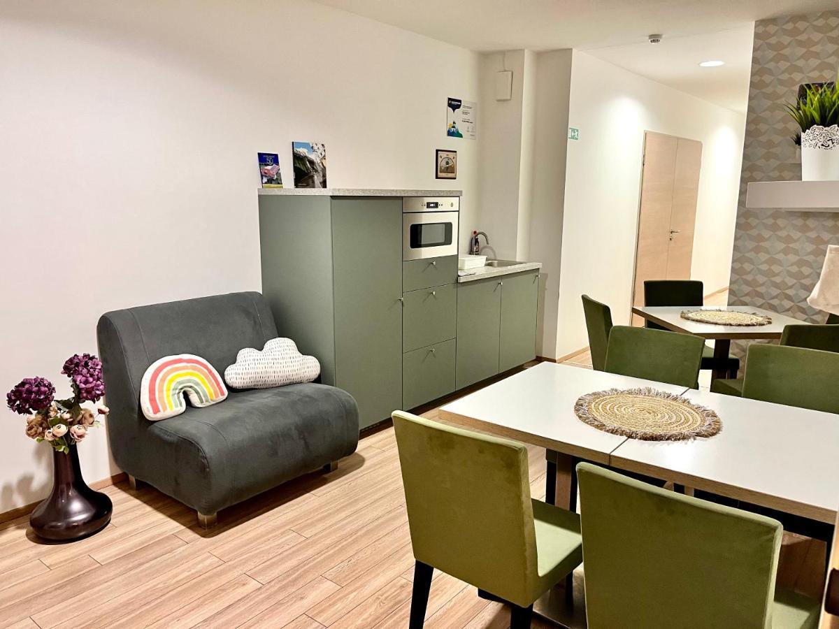 Pipacs Panir & Grill Garden Vendeghaz Hotel Győrújbarát Екстериор снимка