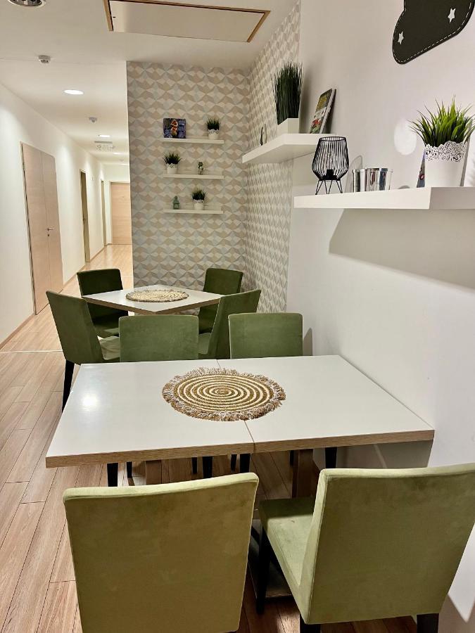 Pipacs Panir & Grill Garden Vendeghaz Hotel Győrújbarát Екстериор снимка