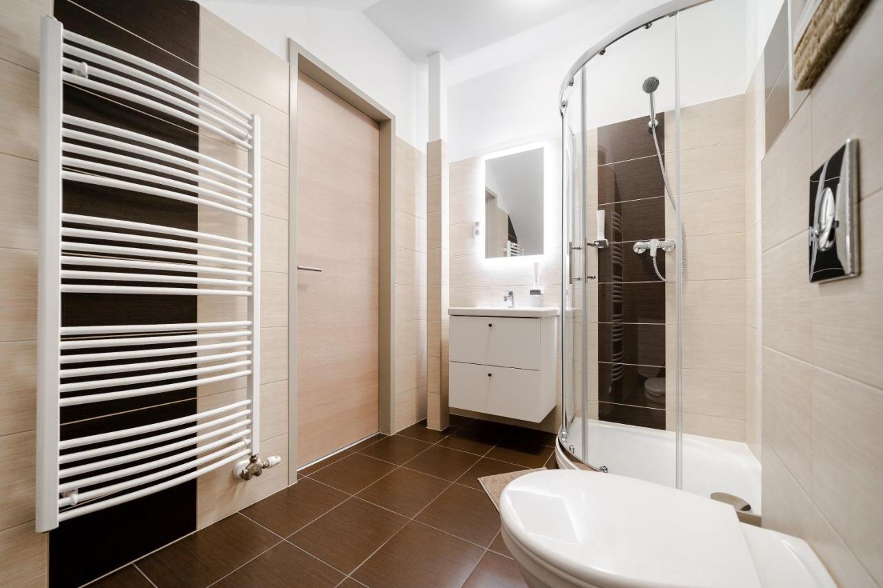 Pipacs Panir & Grill Garden Vendeghaz Hotel Győrújbarát Екстериор снимка