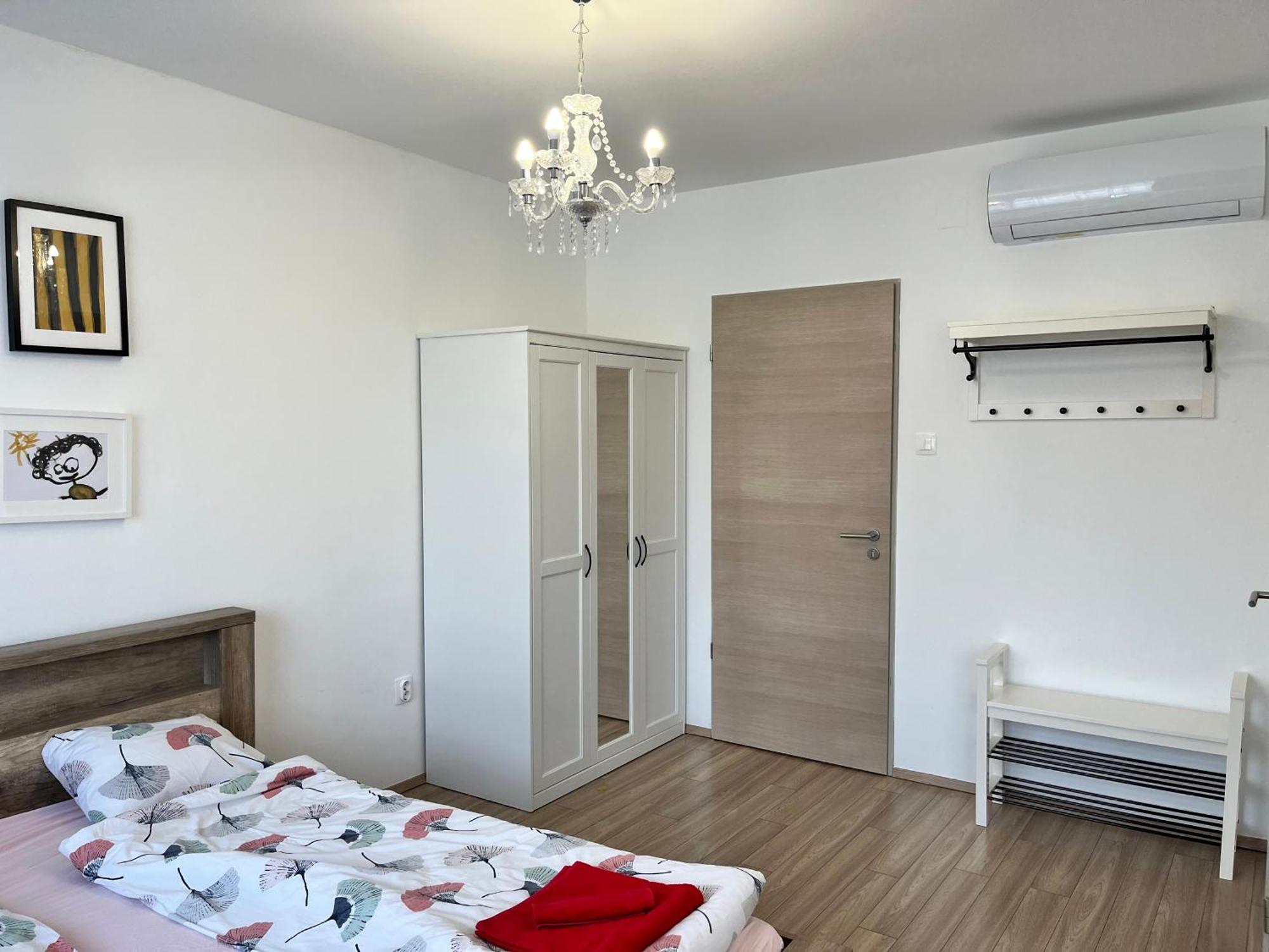 Pipacs Panir & Grill Garden Vendeghaz Hotel Győrújbarát Екстериор снимка