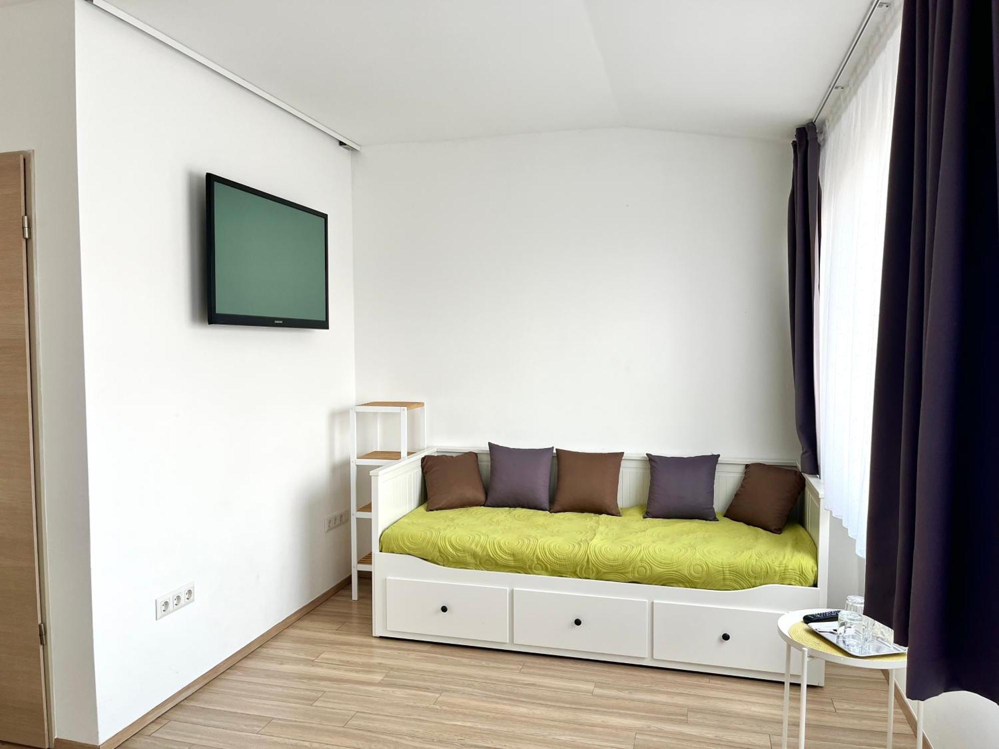 Pipacs Panir & Grill Garden Vendeghaz Hotel Győrújbarát Екстериор снимка