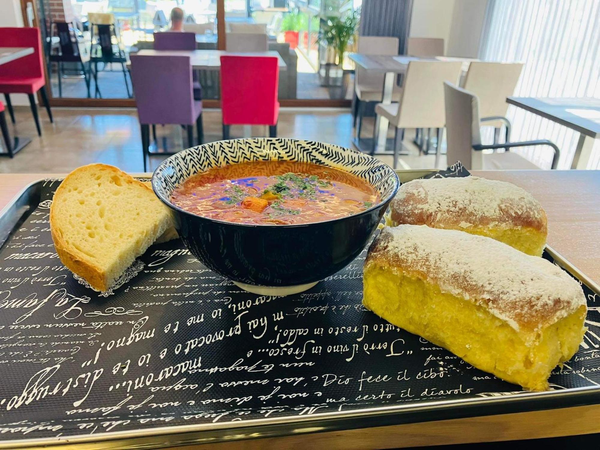 Pipacs Panir & Grill Garden Vendeghaz Hotel Győrújbarát Екстериор снимка